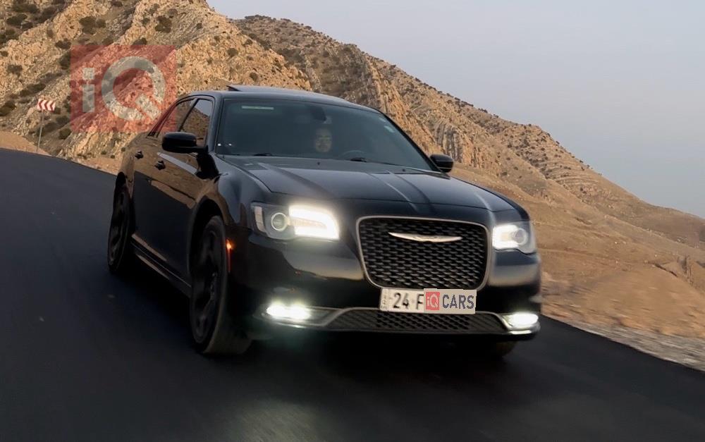 کرایسلەر 300